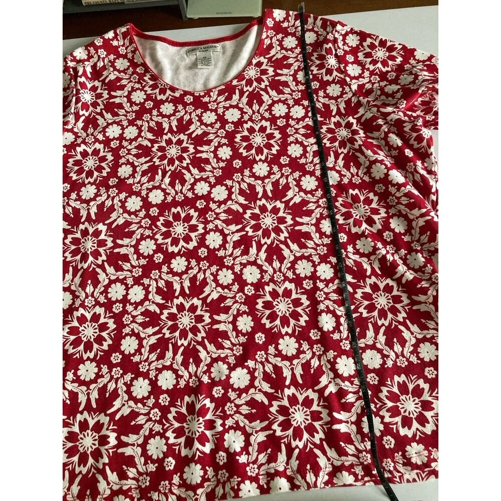 Rebecca Malone Woman Top 3X Plus Red White Floral Casual Stretch Short Sleeved
